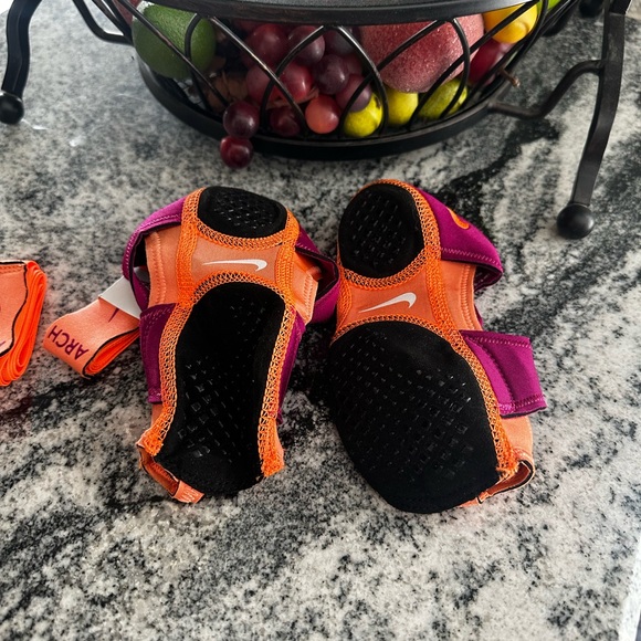 Women’s Nike Studio Wrap - Picture 7 of 13